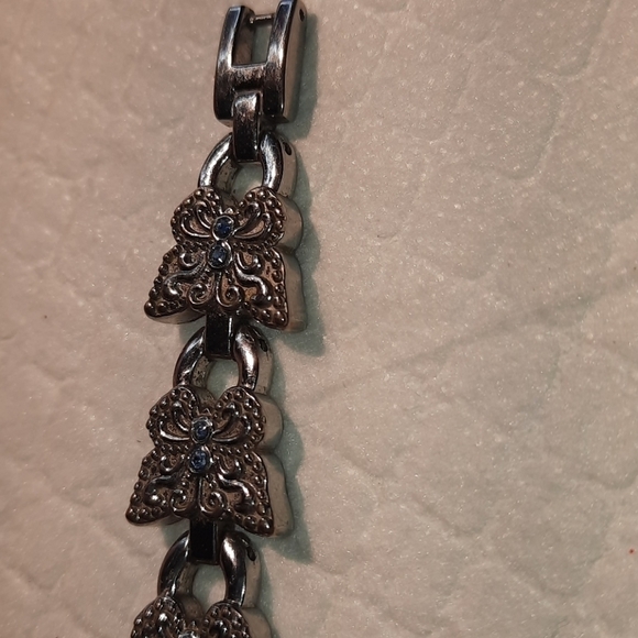 Butterfly ๐ฆ Silvertone Watch โ - Picture 5 of 9